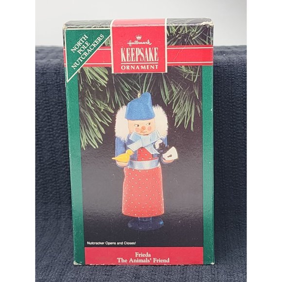 1992 Hallmark Keepsake Frieda The Animals Friend North Pole Nutcracker‎ Ornament - Picture 1 of 8